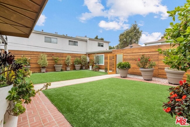 Photo - 516 1/2 Hill Street Unit House