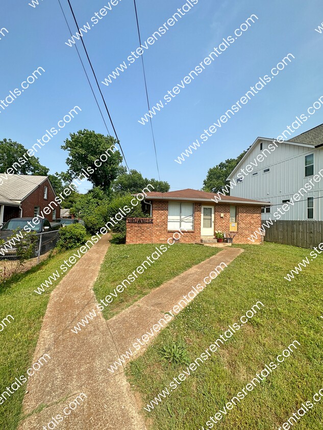 Foto principal - 928 30th Ave N