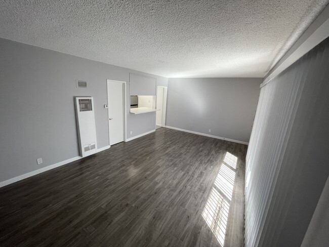 Building Photo - 3200 Cheviot Vista Plz
