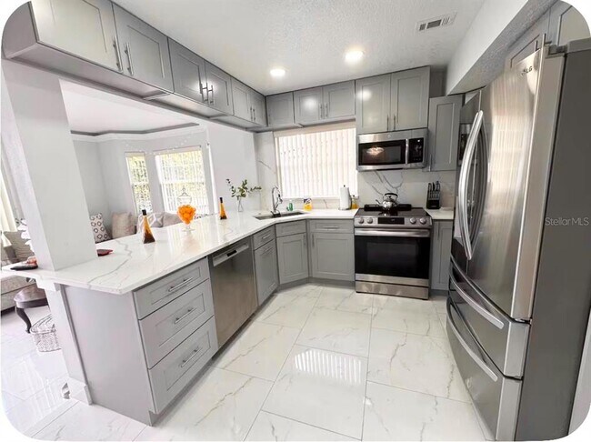 Foto del edificio - 574 Orchid Dr
