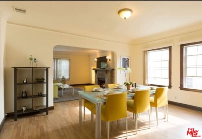 Foto del edificio - 611 Beachwood Dr