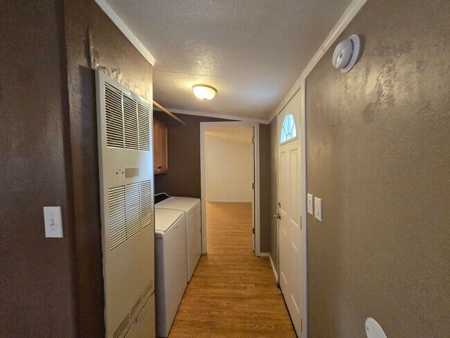 Foto del edificio - Mobile Home on Bonanza Avenue