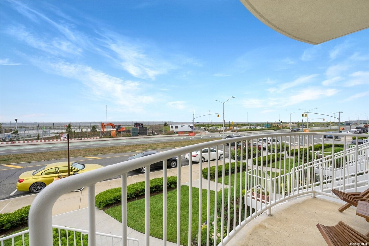 1006 Shore Front Pkwy Unit 21B, Queens, NY 11694 Room for Rent in