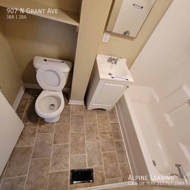 Foto del edificio - Near East 3BR/2BATH House for LEASE! Wow!