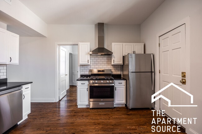 Foto del edificio - 2842 W Augusta Blvd