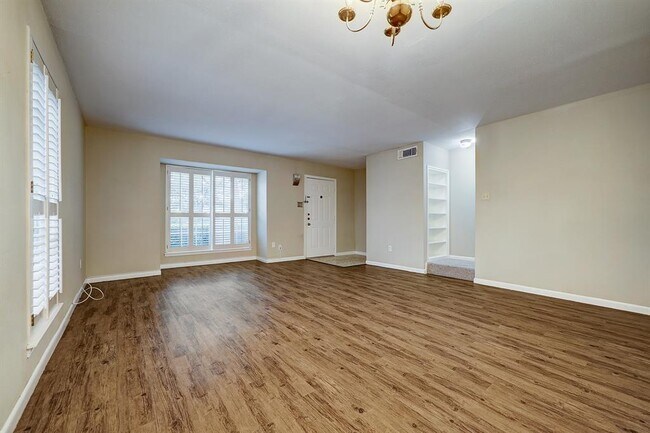 Foto del edificio - 5863 Valley Forge Dr