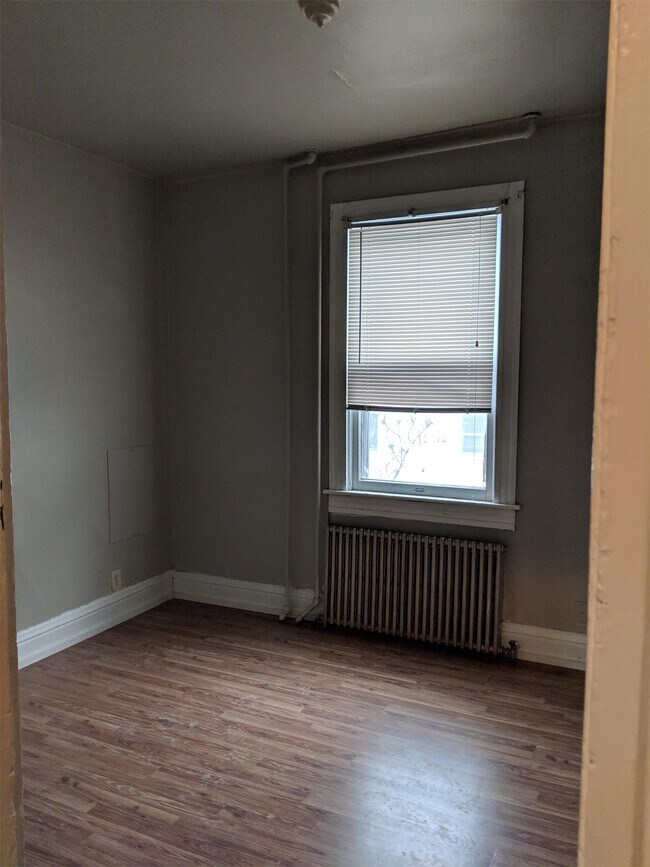 Foto del edificio - 2424 W Greenfield Ave