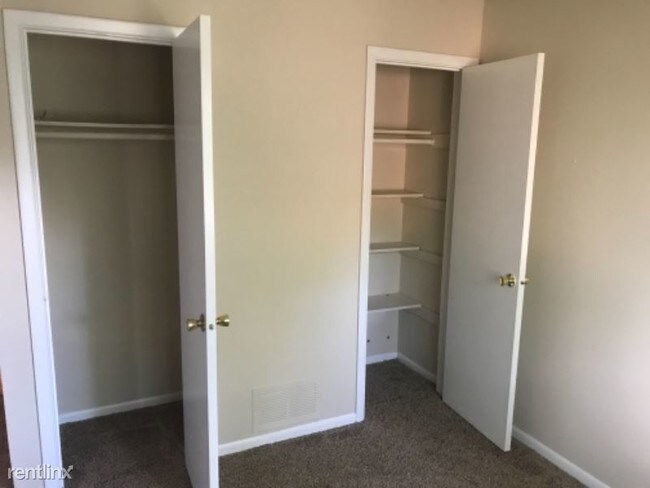 Building Photo - 2 br, 1 bath Condo - 6440 Lupine Dr