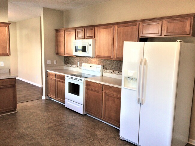 Building Photo - 6140 Glen Way Drive