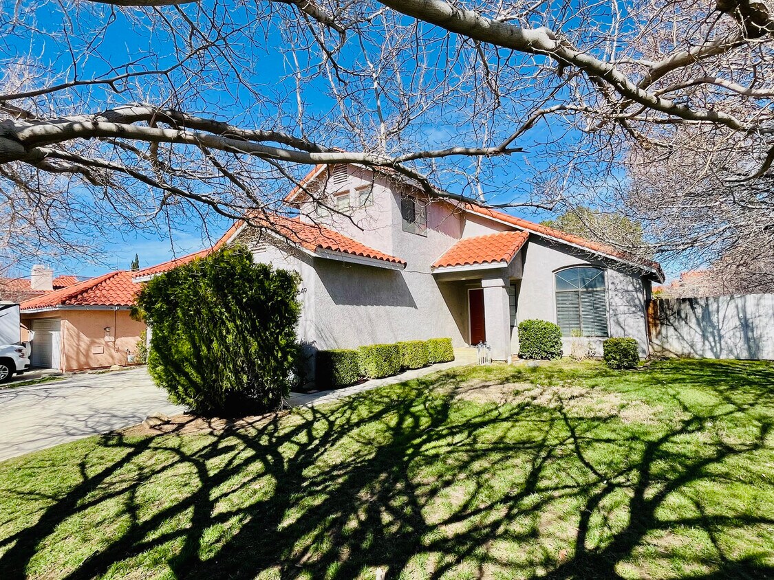 Primary Photo - 5649 W Avenue L4