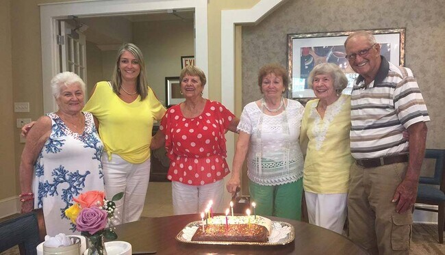 Pastel y risas - Sandalwood Village 55+ Active Adult Homes