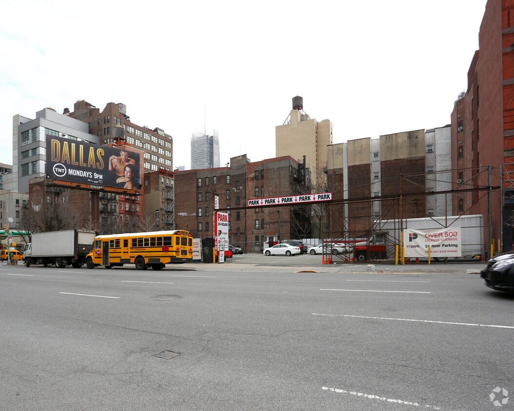 Foto del edificio - 460 10th Ave