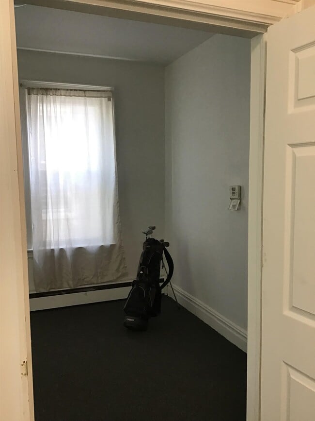 Foto del edificio - 240 Linden Ave