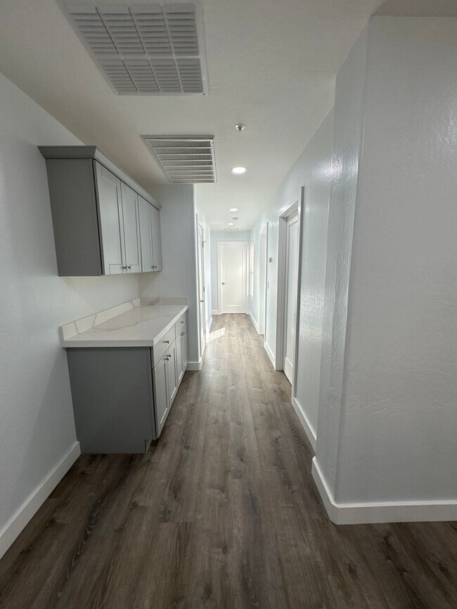 Building Photo - 29855 N 71st Dr