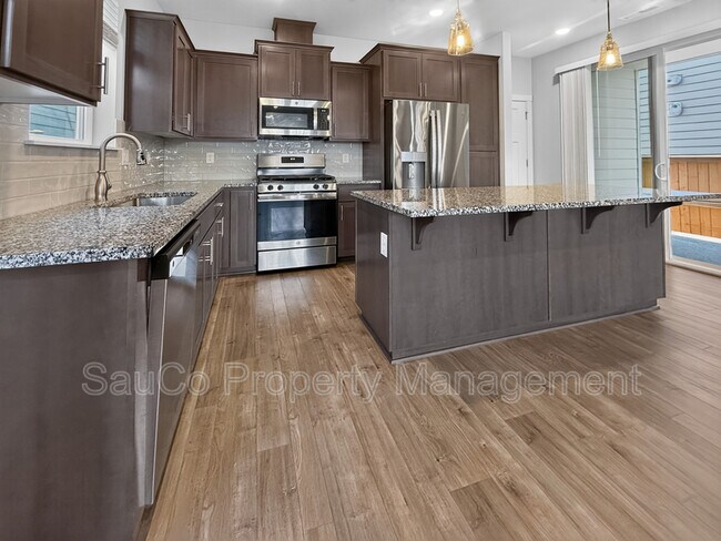 Foto del edificio - 3909 SE Zircon Ln