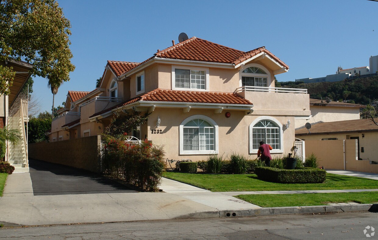 Building Photo - 1232 Mariposa St