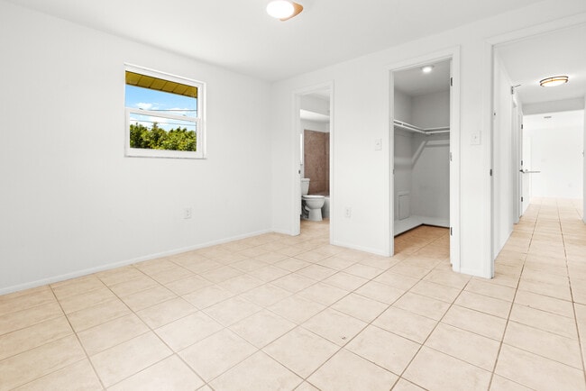 Building Photo - 1057 Tropical Ave NW