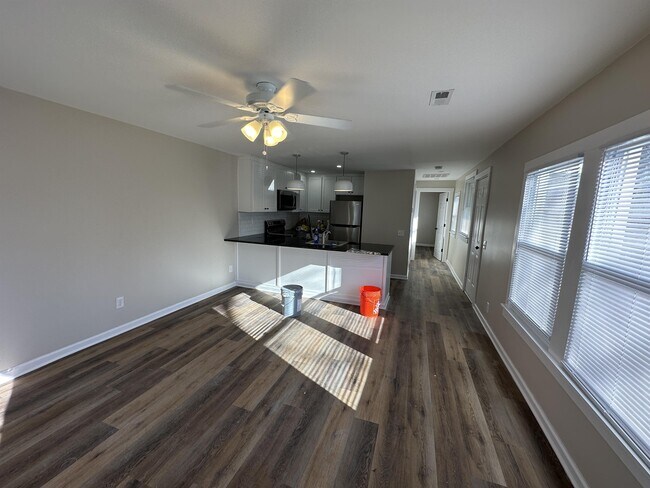 Foto del edificio - 611 Carver Ave