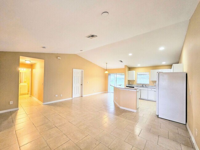 Foto del edificio - Move-in Ready 3 BR & 2 BA