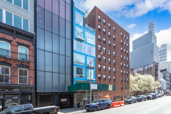 Building Photo - 255 Bowery