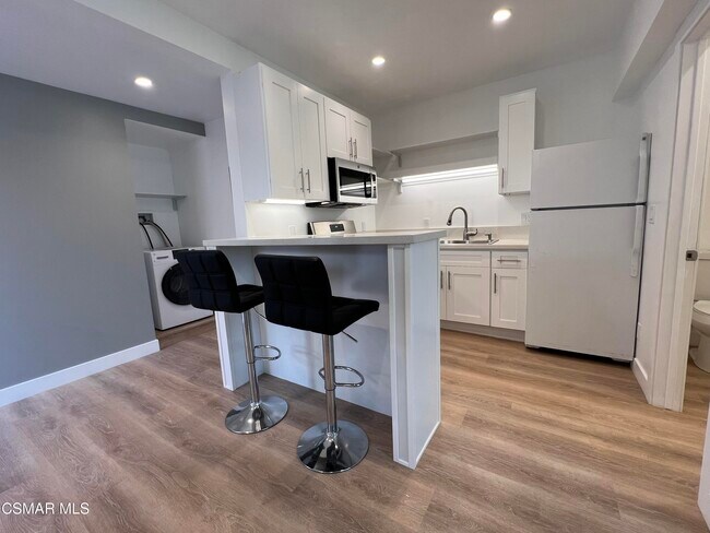 Foto del edificio - 1666 Stoddard Ave