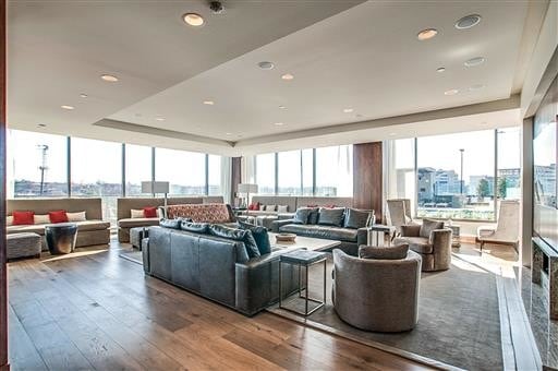 Club Lounge - Twelve Twelve