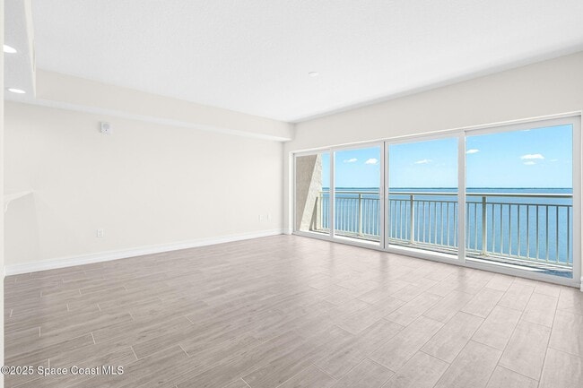 Building Photo - 1805 Riverside Dr
