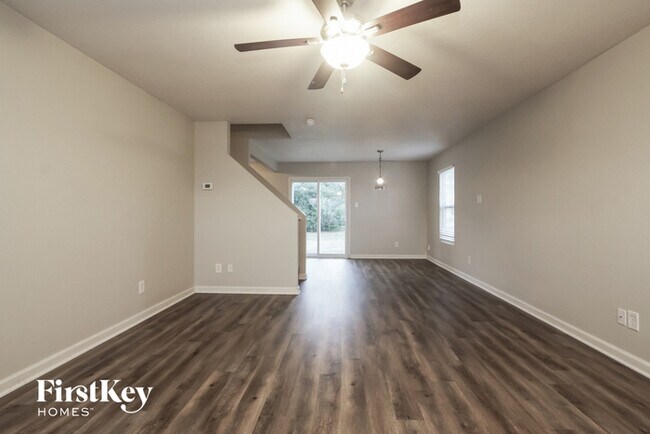 Building Photo - 1429 Bluestem Dr