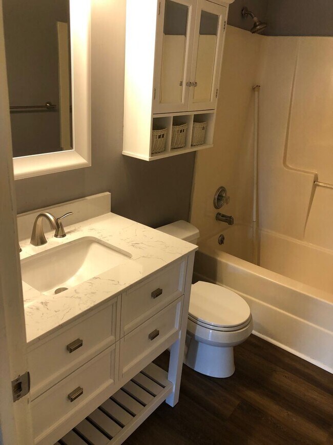 Foto del edificio - 3 br, 2 bath House - 10838 Dorton Drive
