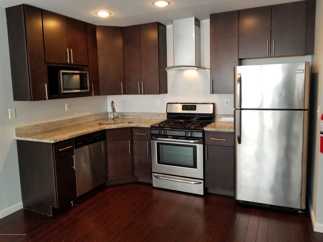 Foto del edificio - 400 4th Ave