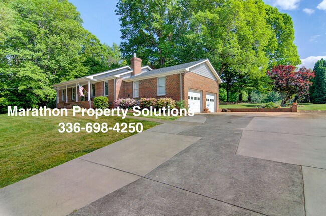 Foto del edificio - 1588 Providence Church Rd