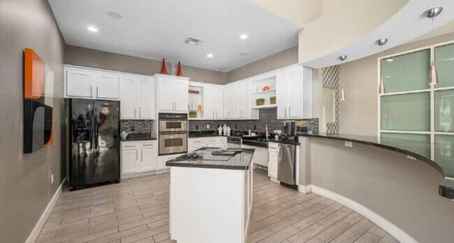 Building Photo - 3 bedroom in Houston TX 77056