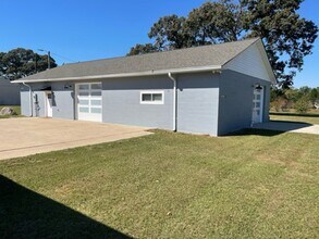 Building Photo - 6047 Wayne Memorial Dr