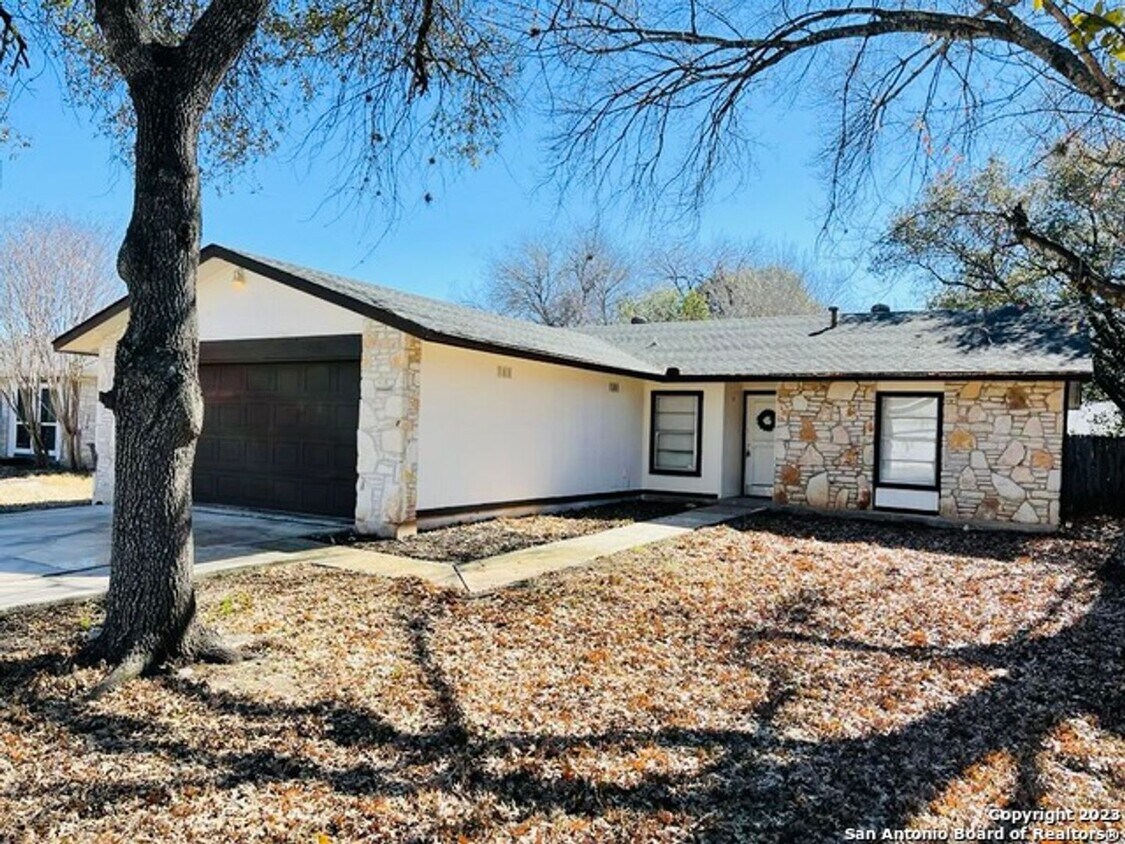 Primary Photo - LOVELY ONE STORY 3/2 LOCATED NEAR UTSA!