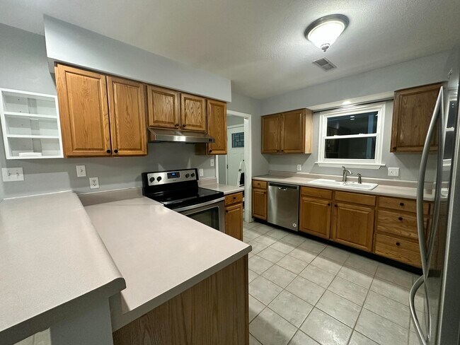 Building Photo - 4600 Wren Wood Dr