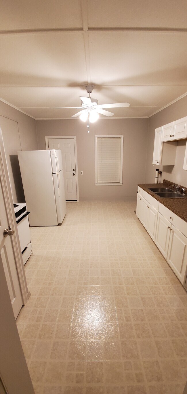 Kitchen - 68 Summer St