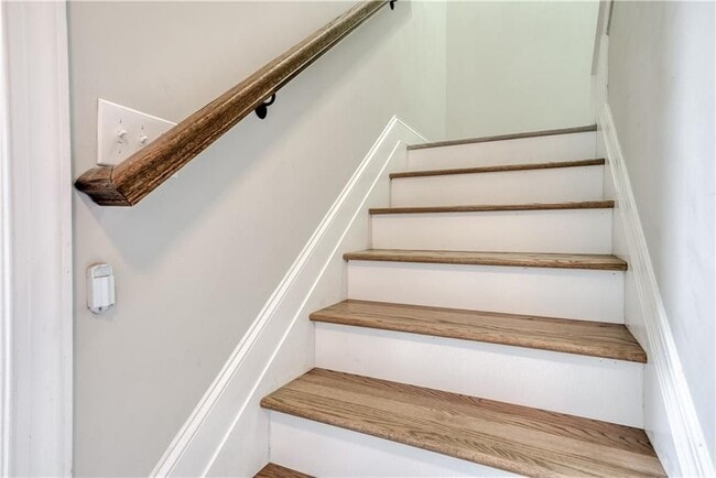 Building Photo - 428 Meadow Vista Ln