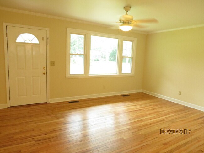 Building Photo - Alice Drive Area-3 Bedroom, 1 Bathroom