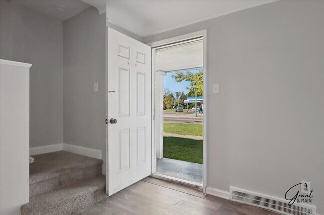 Foto del edificio - 18330/18332 Kelly Rd - Naama Cohen