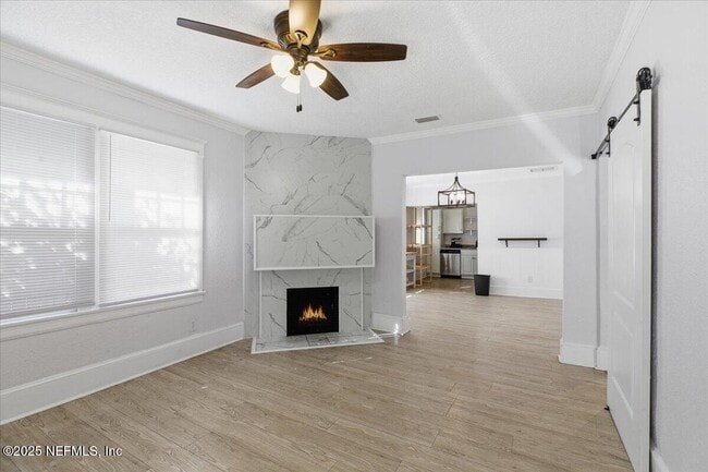 Foto del edificio - 533 W 18th St