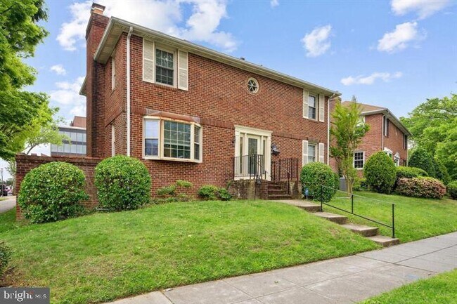 Foto del edificio - 7833 12th St NW