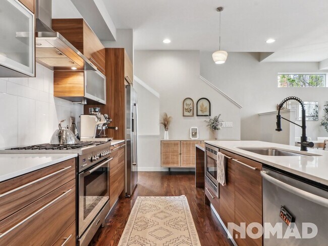 Foto del edificio - 3 Bedroom Townhome in Denver