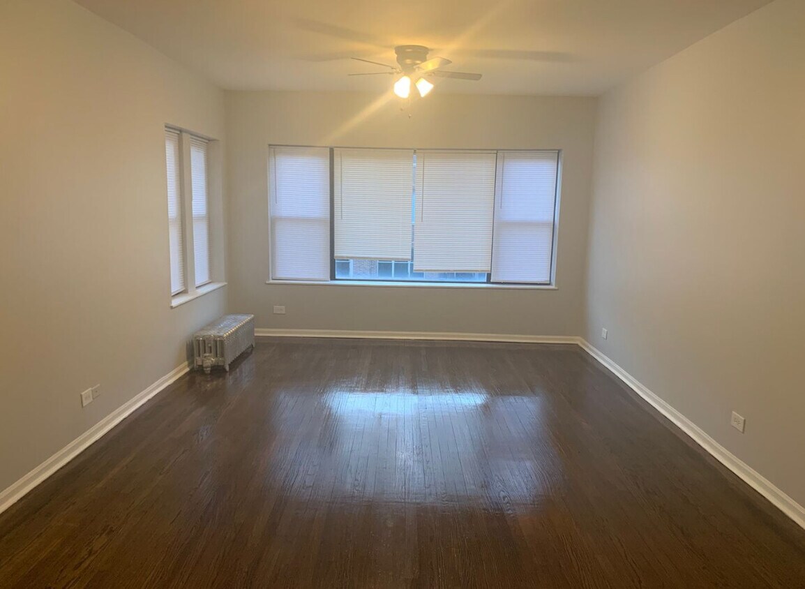 7555 Essex S Ave, Chicago, IL 60649 Apartments at 7555 Essex S Ave Chicago, IL