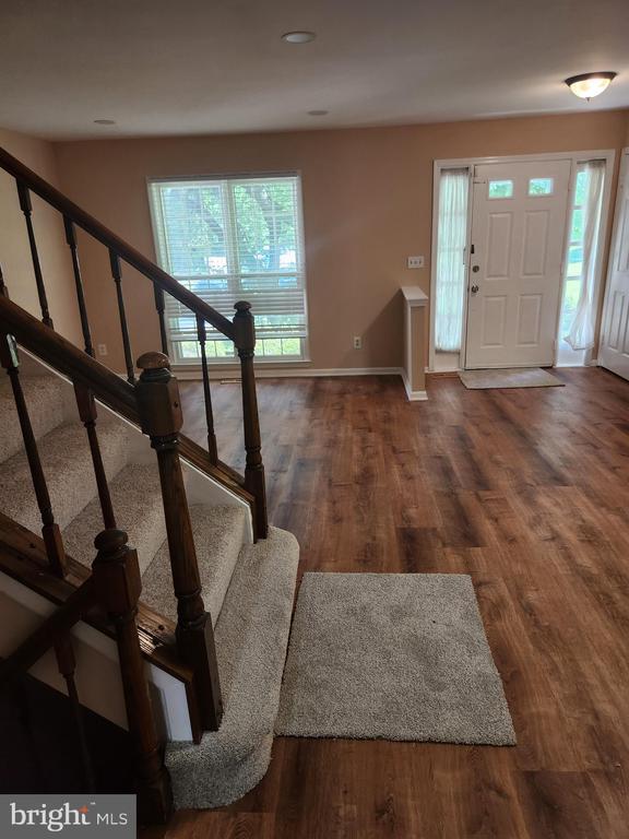 Building Photo - 17027 Catalpa Ct