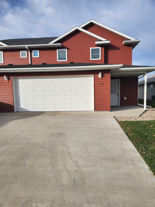 Private entrance through front door and garage - 124 Burg Ave