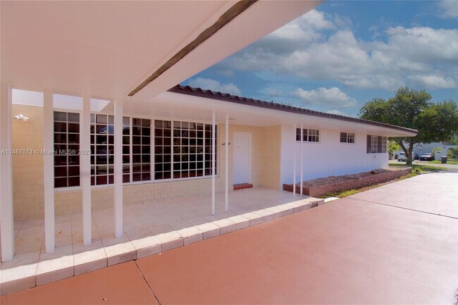 Building Photo - 4444 Meridian Ave