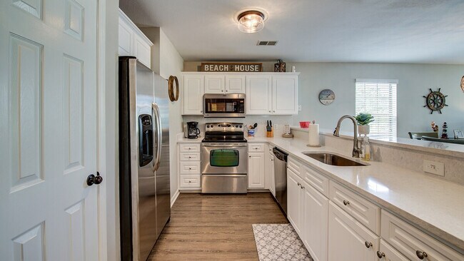 Building Photo - 598 Blue Stem Dr