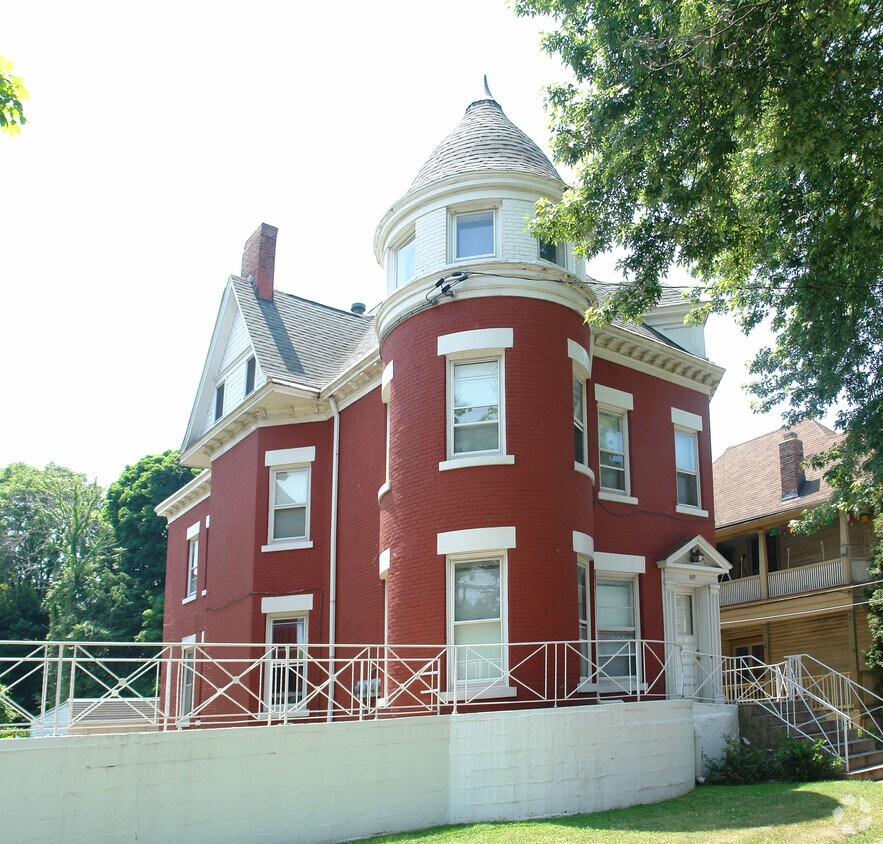 Primary Photo - 309 W 8th St
