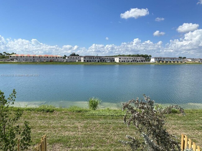 Foto del edificio - 10162 SW 228th Terrace