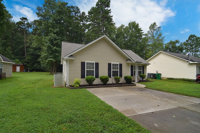 Side Lawn Front - 6825 Sullins Rd